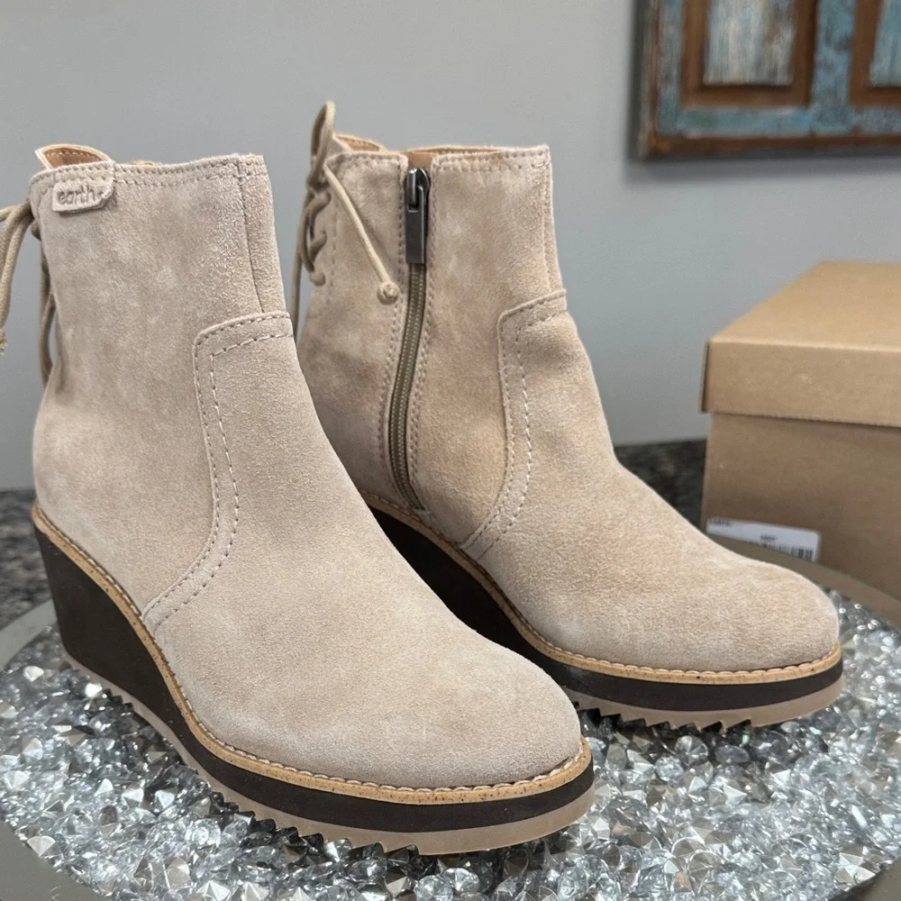 Earth Suede Wedge Bootie in Light Taupe NEW 6